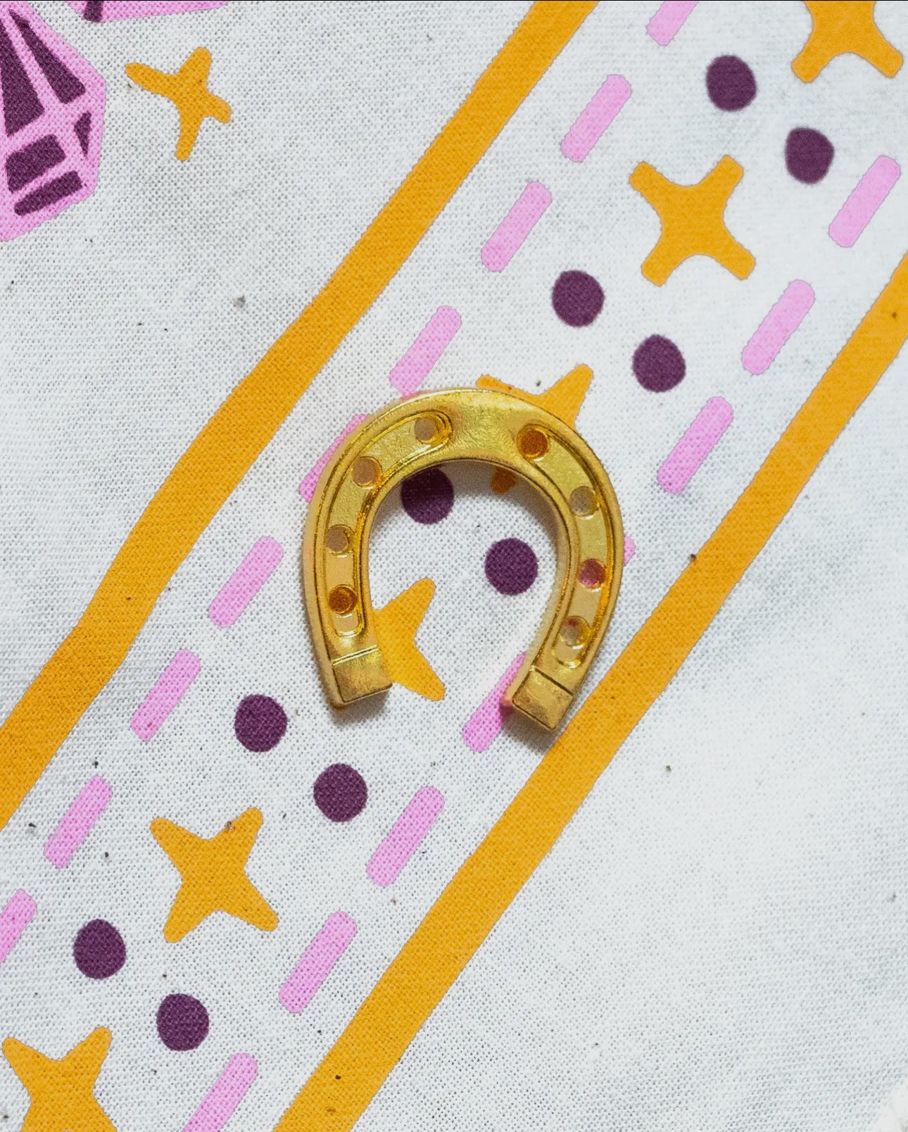 Gold Horseshoe Pin